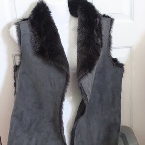 Loft Open Front Faux Leather/Fur Vest Size Medium Grey Outer with Black Faux Fur